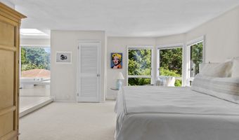 24 Sarahs Path, Amagansett, NY 11930