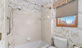 118 Main St, Arlington, WI 53911