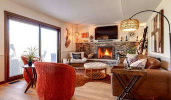 2042 S Goebbert Rd, Arlington Heights, IL 60005