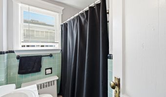 304 Deal Lake Dr 32, Asbury Park, NJ 07712