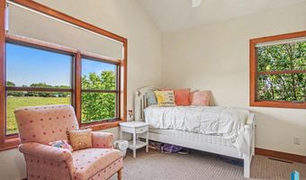 505 N Pasque Flower Trl, Brandon, SD 57005