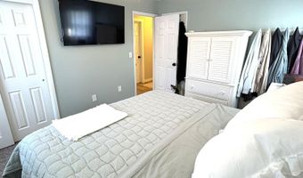645 Ensign Ave, Beachwood, NJ 08722