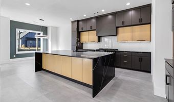 812 NW 11th St, Bentonville, AR 72712