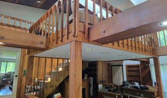 889 Old Grandview Rd, Beaver, WV 25813