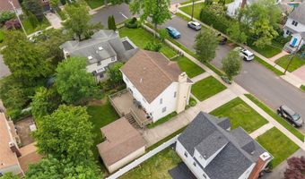 65 Netherwood Dr, Albertson, NY 11507