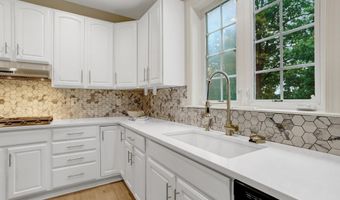 3905 COOK St, Alexandria, VA 22311