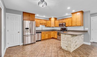 6686 Woodcrest Dr, Avon, IN 46123