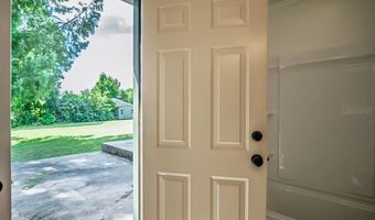 316 Hickory Ln, Batesville, MS 38606