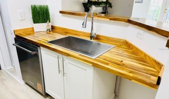 216 AFTON Sq 202, Altamonte Springs, FL 32714