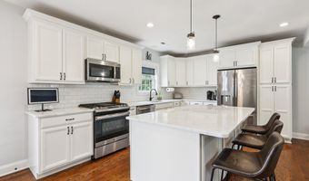 15 Wondy Way, Danbury, CT 06811