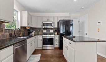 1097 Pebble Brook Dr, Columbus, OH 43240