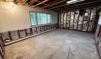142 Pine Cir, Bennington, VT 05201