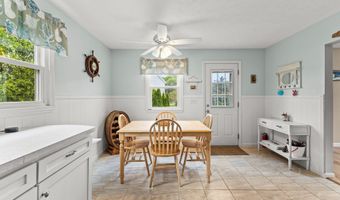 8 Stackpole Cir, Bourne, MA 02532