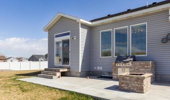 5776 Cedarwood Ln, Ammon, ID 83406