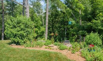 7 Robin Hill Ln, Athens, OH 45701