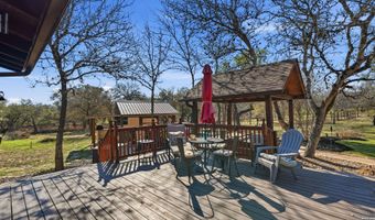 828 Shady Grv, Adkins, TX 78101