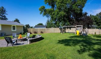 1214 S Darling Dr NW, Alexandria, MN 56308