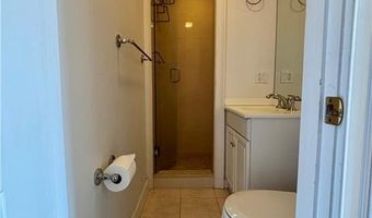 22 Mount Vernon St C, Newport, RI 02840