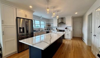 433 Wolcott Ave, Middletown, RI 02842