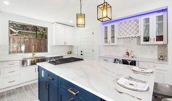 423 College Blvd, Alamo Heights, TX 78209