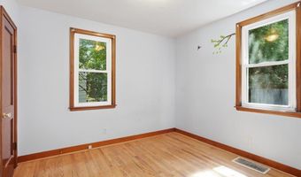 51 Cayuga Ct, Burlington, VT 05408