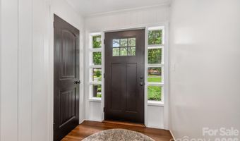 3227 Driftwood Dr, Charlotte, NC 28205