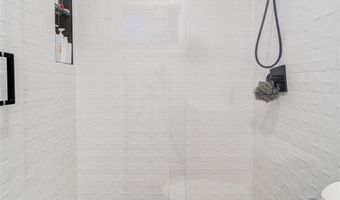 4 Ayr Ct, Airmont, NY 10901