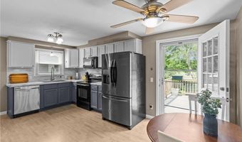 17 Linwood Dr, Coventry, RI 02816