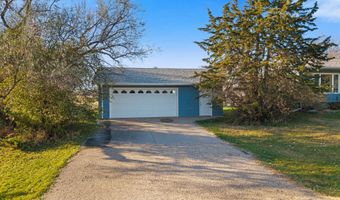 2325 Countryaire Estates Dr, Aberdeen, SD 57401
