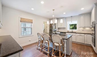 7022 Lancer Dr, Charlotte, NC 28226