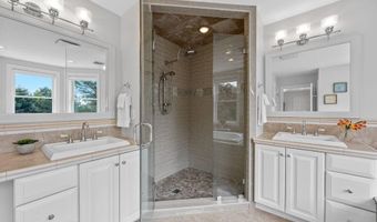 29 Weatherdeck Dr, Bourne, MA 02532