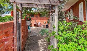 1208 Bryan Cir, Carlsbad, NM 88220