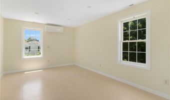 208 W View Rd, Middletown, RI 02842