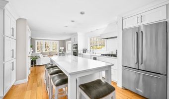 79 Sturgis Ln, Barnstable, MA 02630