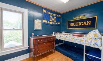 2443 E WISCONSIN Ave, Appleton, WI 54911