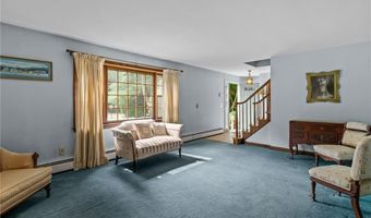 105 Newell Dr, Cumberland, RI 02864