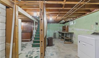 109 W Shore Dr, Coventry, RI 02816