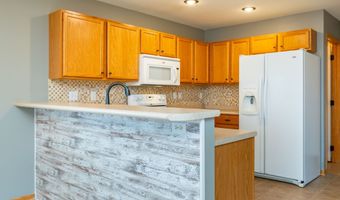 5204 NE Briarwood Dr, Ankeny, IA 50021