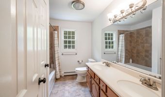 17 Hoyt Rd, Bethel, CT 06801