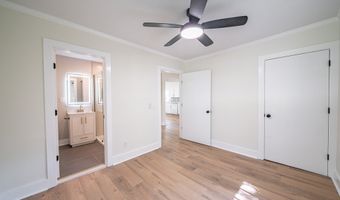 35 DOGWOOD St, West Point, GA 31833