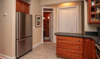 8 Cottage St 2, Newport, RI 02840