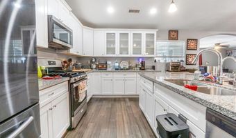 17993 Mondamon Rd, Apple Valley, CA 92307