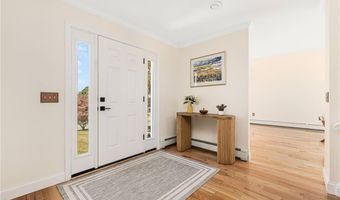 18 JH Dwyer Dr, Middletown, RI 02842