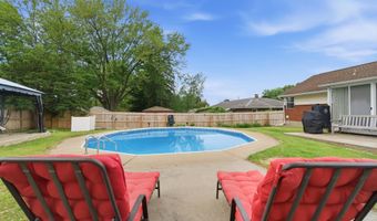 11 James Dr, Albany, NY 12211