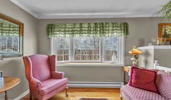 23 Fleetwood Dr, Danbury, CT 06810