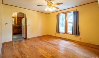 300 N Harshbarger St, Abingdon, IL 61410