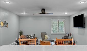 66 Girard Ave 114, Newport, RI 02840