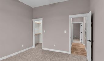 1006 Bluestem Cir, Baldwin City, KS 66006