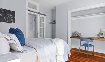 17 Everett St, Newport, RI 02840