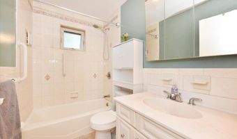 295 Merrick Rd 4A, Amityville, NY 11701